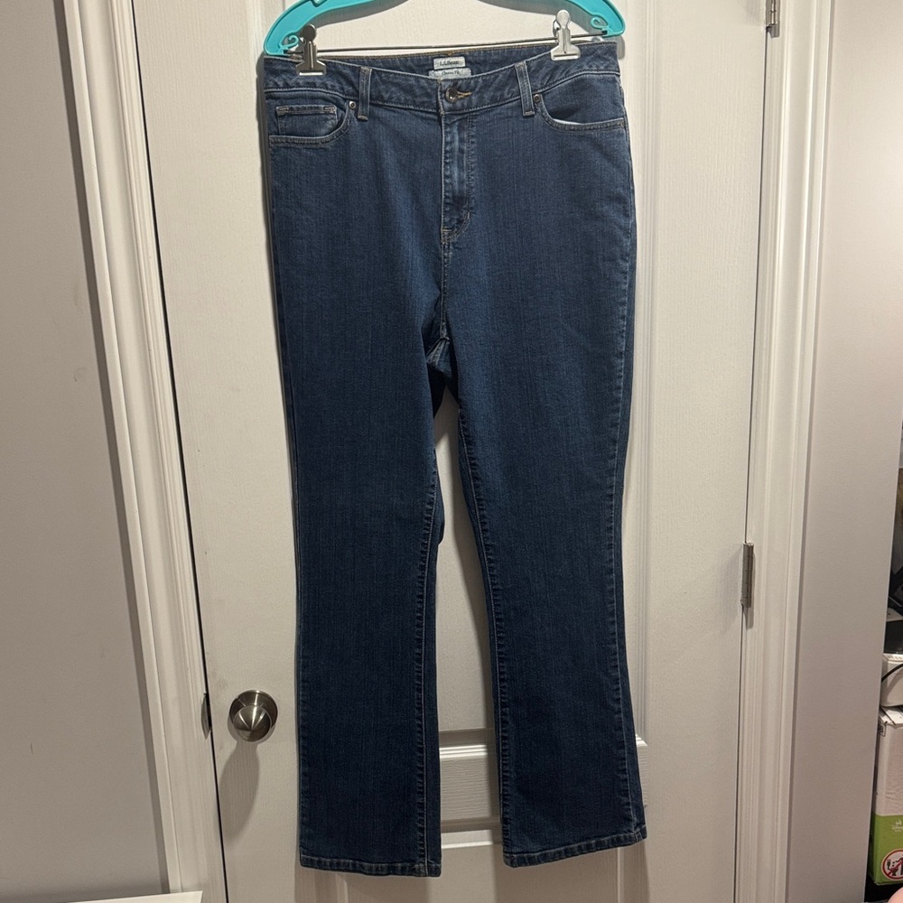 446-Women’s L.L.Bean Classic Fit Straight Leg Denim Jeans